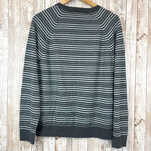 Banana Republic Long Sleeve Striped Silk & Cashmere Blend Sweater Size Medium - Picture 5 of 7